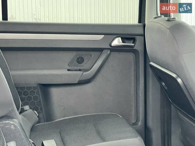 Серый Фольксваген Туран, объемом двигателя 1.6 л и пробегом 269 тыс. км за 10500 $, фото 24 на Automoto.ua