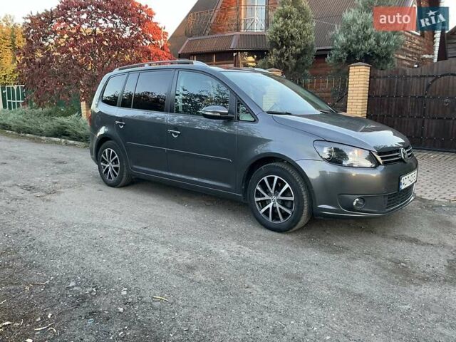 Сірий Фольксваген Туран, об'ємом двигуна 1.6 л та пробігом 252 тис. км за 10900 $, фото 9 на Automoto.ua