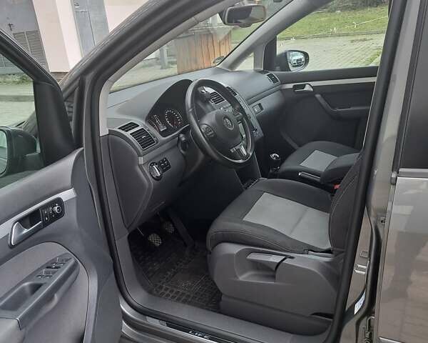 Серый Фольксваген Туран, объемом двигателя 1.6 л и пробегом 238 тыс. км за 14450 $, фото 20 на Automoto.ua