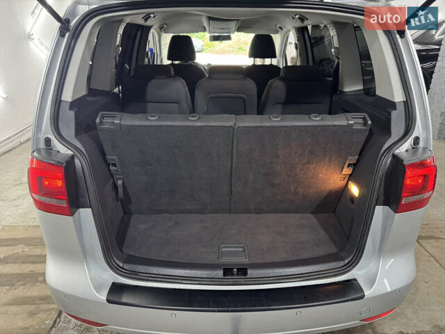 Серый Фольксваген Туран, объемом двигателя 0 л и пробегом 256 тыс. км за 11190 $, фото 50 на Automoto.ua