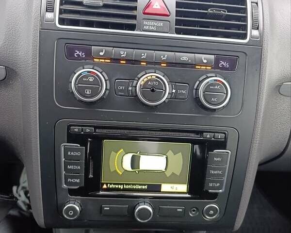 Сірий Фольксваген Туран, об'ємом двигуна 1.6 л та пробігом 228 тис. км за 11700 $, фото 81 на Automoto.ua