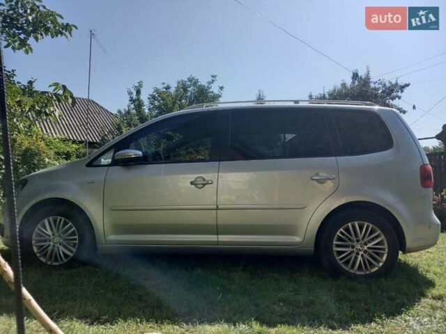 Серый Фольксваген Туран, объемом двигателя 1.6 л и пробегом 298 тыс. км за 14000 $, фото 3 на Automoto.ua