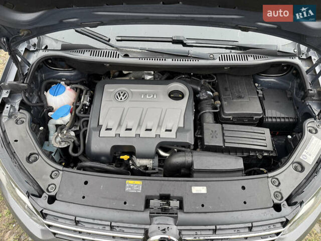 Серый Фольксваген Туран, объемом двигателя 1.6 л и пробегом 236 тыс. км за 12300 $, фото 10 на Automoto.ua