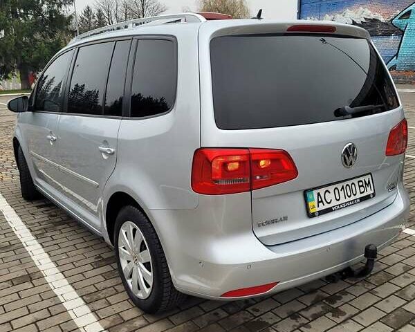 Серый Фольксваген Туран, объемом двигателя 2 л и пробегом 260 тыс. км за 14500 $, фото 3 на Automoto.ua