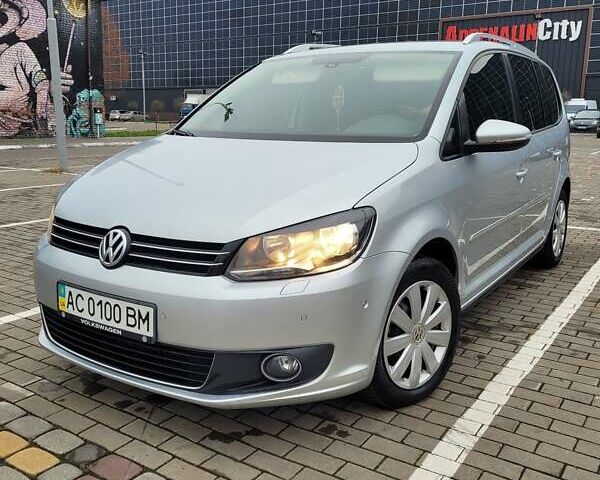 Серый Фольксваген Туран, объемом двигателя 2 л и пробегом 260 тыс. км за 14500 $, фото 16 на Automoto.ua