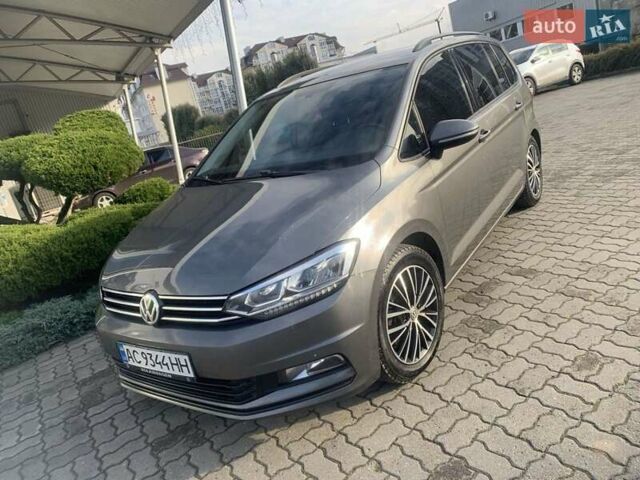 Серый Фольксваген Туран, объемом двигателя 1.97 л и пробегом 255 тыс. км за 15700 $, фото 1 на Automoto.ua
