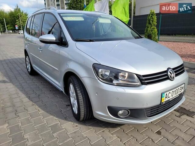 Серый Фольксваген Туран, объемом двигателя 2 л и пробегом 260 тыс. км за 14700 $, фото 2 на Automoto.ua
