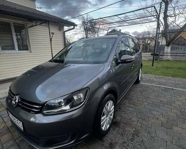 Серый Фольксваген Туран, объемом двигателя 1.6 л и пробегом 259 тыс. км за 13699 $, фото 19 на Automoto.ua