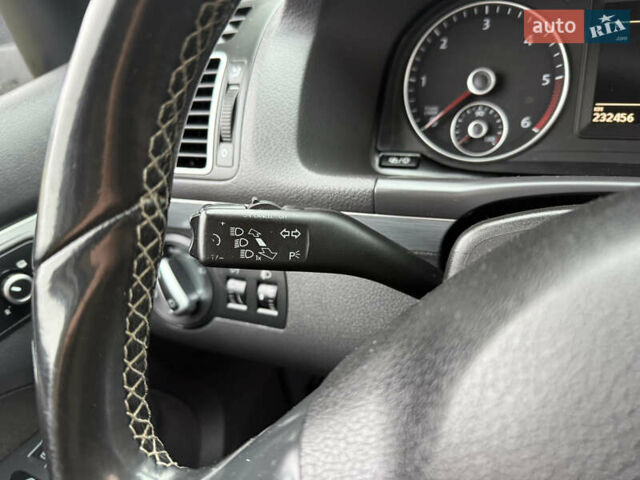 Серый Фольксваген Туран, объемом двигателя 1.6 л и пробегом 236 тыс. км за 12300 $, фото 23 на Automoto.ua