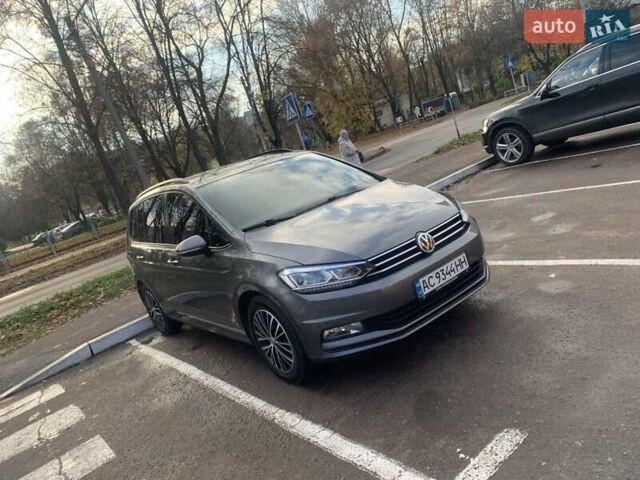 Серый Фольксваген Туран, объемом двигателя 1.97 л и пробегом 255 тыс. км за 15700 $, фото 3 на Automoto.ua