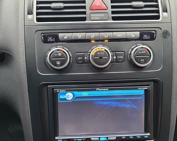 Серый Фольксваген Туран, объемом двигателя 2 л и пробегом 260 тыс. км за 14500 $, фото 10 на Automoto.ua