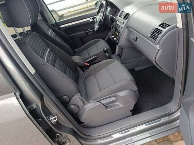 Сірий Фольксваген Туран, об'ємом двигуна 1.6 л та пробігом 228 тис. км за 11700 $, фото 50 на Automoto.ua