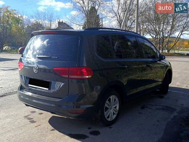 Серый Фольксваген Туран, объемом двигателя 1.6 л и пробегом 210 тыс. км за 13500 $, фото 4 на Automoto.ua