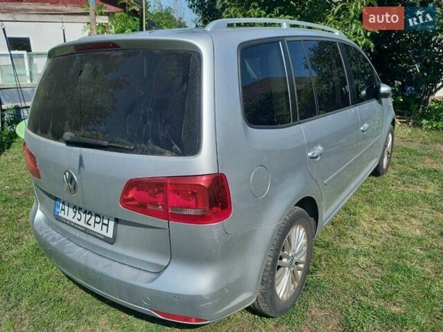 Серый Фольксваген Туран, объемом двигателя 1.6 л и пробегом 298 тыс. км за 14000 $, фото 2 на Automoto.ua