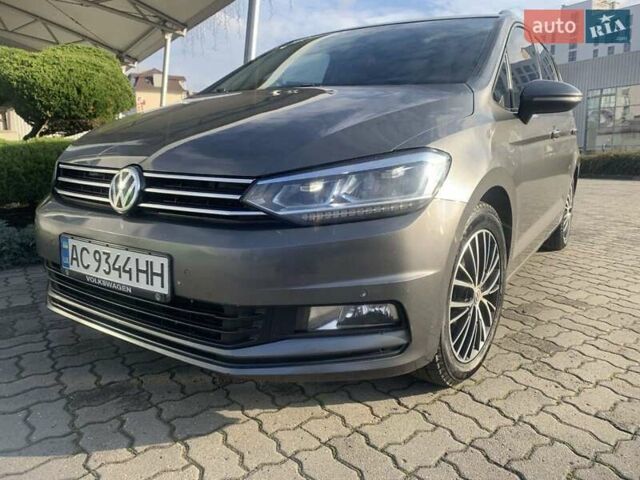 Серый Фольксваген Туран, объемом двигателя 1.97 л и пробегом 255 тыс. км за 15700 $, фото 2 на Automoto.ua