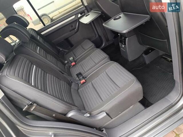 Сірий Фольксваген Туран, об'ємом двигуна 1.6 л та пробігом 228 тис. км за 11700 $, фото 95 на Automoto.ua