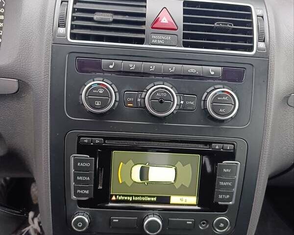 Сірий Фольксваген Туран, об'ємом двигуна 1.6 л та пробігом 228 тис. км за 11700 $, фото 79 на Automoto.ua