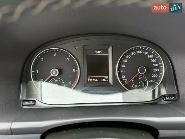 Серый Фольксваген Туран, объемом двигателя 1.6 л и пробегом 236 тыс. км за 12300 $, фото 18 на Automoto.ua