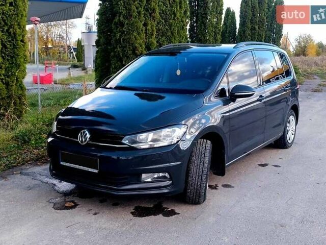 Серый Фольксваген Туран, объемом двигателя 1.6 л и пробегом 210 тыс. км за 13500 $, фото 2 на Automoto.ua