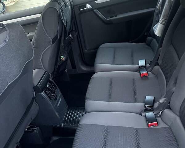 Серый Фольксваген Туран, объемом двигателя 1.6 л и пробегом 259 тыс. км за 13699 $, фото 15 на Automoto.ua