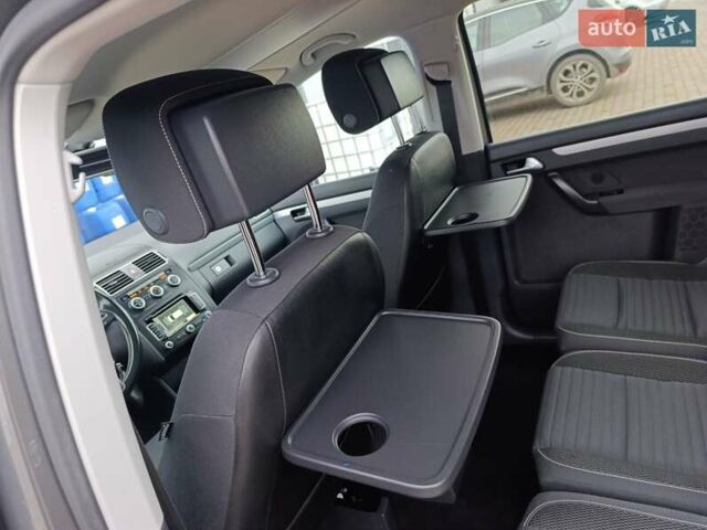 Сірий Фольксваген Туран, об'ємом двигуна 1.6 л та пробігом 228 тис. км за 11700 $, фото 90 на Automoto.ua