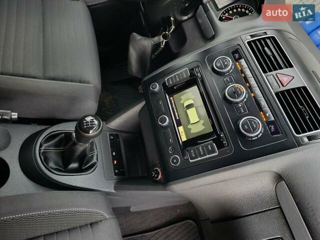 Сірий Фольксваген Туран, об'ємом двигуна 1.6 л та пробігом 228 тис. км за 11700 $, фото 52 на Automoto.ua