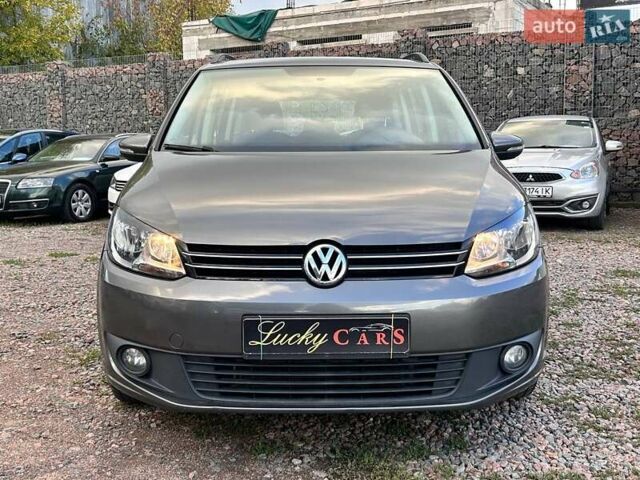 Серый Фольксваген Туран, объемом двигателя 1.6 л и пробегом 267 тыс. км за 11200 $, фото 1 на Automoto.ua