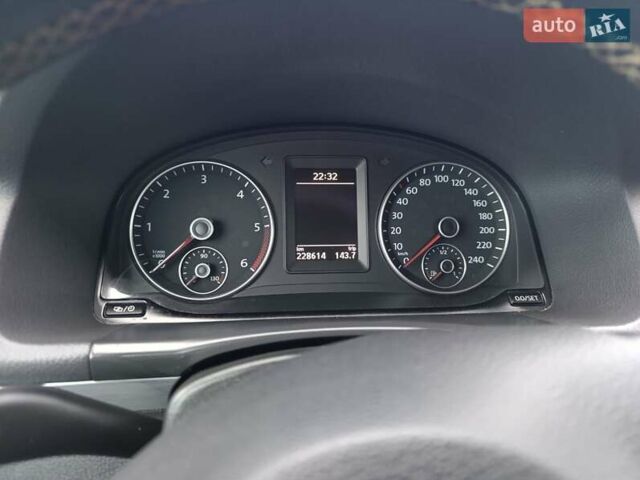 Сірий Фольксваген Туран, об'ємом двигуна 1.6 л та пробігом 228 тис. км за 11700 $, фото 74 на Automoto.ua