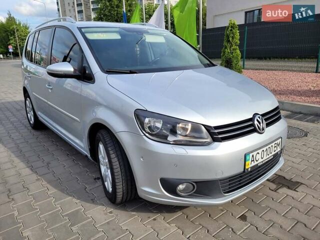 Серый Фольксваген Туран, объемом двигателя 2 л и пробегом 260 тыс. км за 14700 $, фото 1 на Automoto.ua