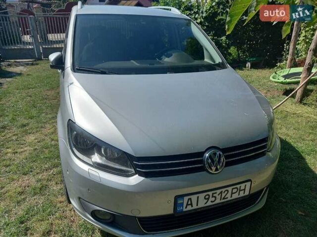 Серый Фольксваген Туран, объемом двигателя 1.6 л и пробегом 298 тыс. км за 14000 $, фото 1 на Automoto.ua