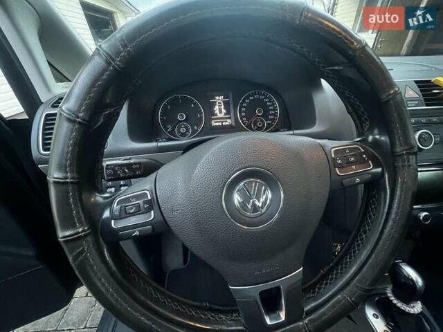 Серый Фольксваген Туран, объемом двигателя 1.6 л и пробегом 259 тыс. км за 13699 $, фото 3 на Automoto.ua