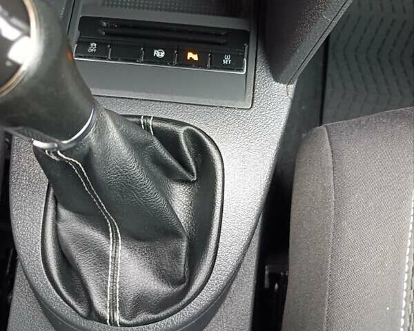 Сірий Фольксваген Туран, об'ємом двигуна 1.6 л та пробігом 228 тис. км за 11700 $, фото 77 на Automoto.ua