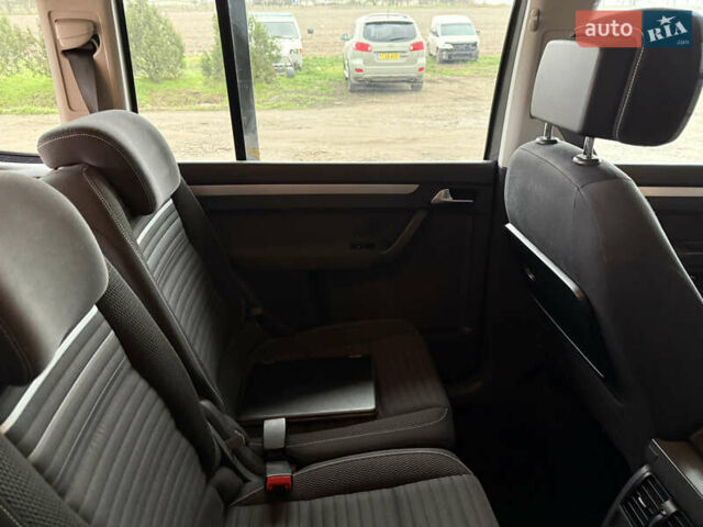 Серый Фольксваген Туран, объемом двигателя 1.6 л и пробегом 230 тыс. км за 13300 $, фото 34 на Automoto.ua