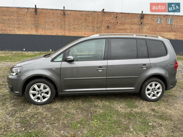 Серый Фольксваген Туран, объемом двигателя 1.6 л и пробегом 236 тыс. км за 12300 $, фото 4 на Automoto.ua