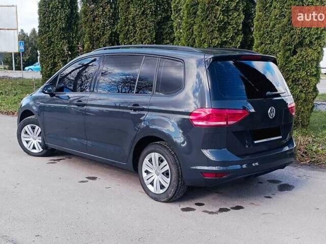Серый Фольксваген Туран, объемом двигателя 1.6 л и пробегом 210 тыс. км за 13500 $, фото 5 на Automoto.ua