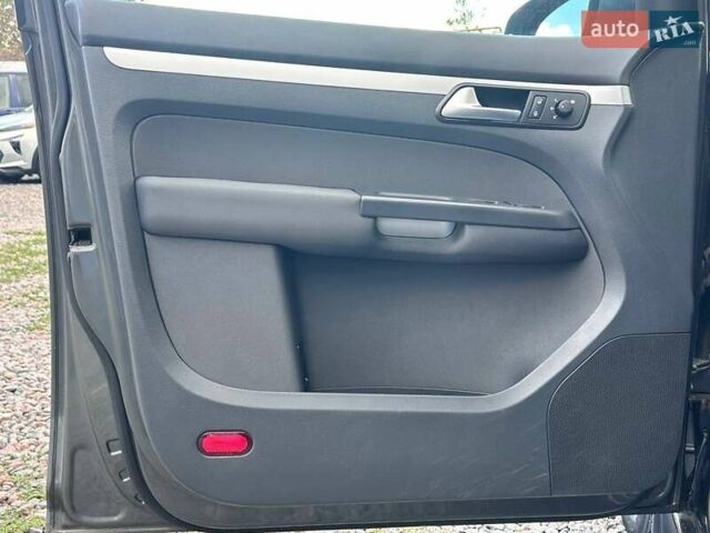 Серый Фольксваген Туран, объемом двигателя 1.6 л и пробегом 267 тыс. км за 11200 $, фото 10 на Automoto.ua