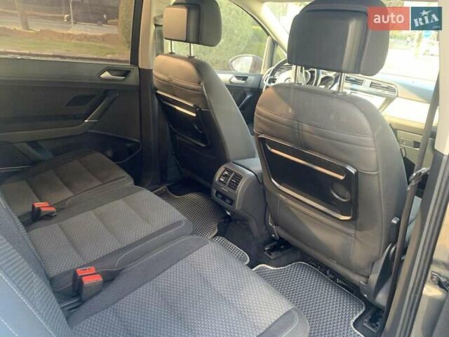 Серый Фольксваген Туран, объемом двигателя 1.97 л и пробегом 255 тыс. км за 15700 $, фото 13 на Automoto.ua