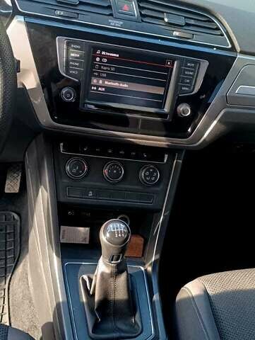 Серый Фольксваген Туран, объемом двигателя 1.6 л и пробегом 210 тыс. км за 13500 $, фото 9 на Automoto.ua