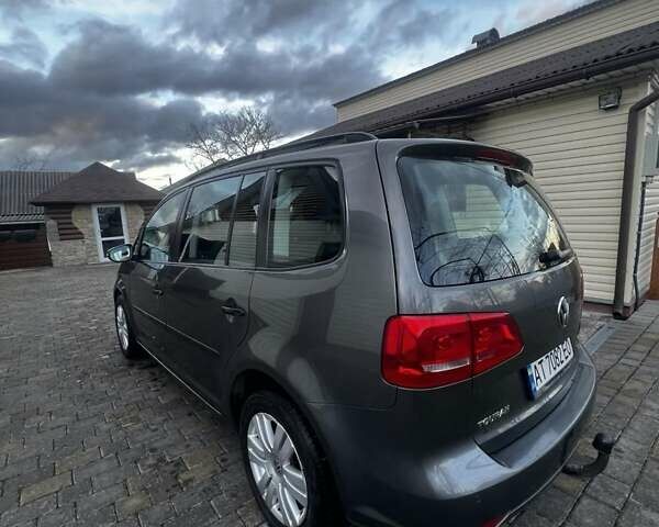 Серый Фольксваген Туран, объемом двигателя 1.6 л и пробегом 259 тыс. км за 13699 $, фото 1 на Automoto.ua