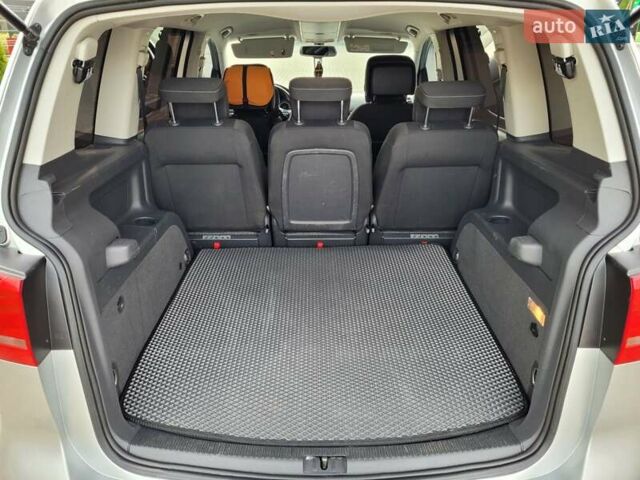 Серый Фольксваген Туран, объемом двигателя 2 л и пробегом 260 тыс. км за 14700 $, фото 13 на Automoto.ua