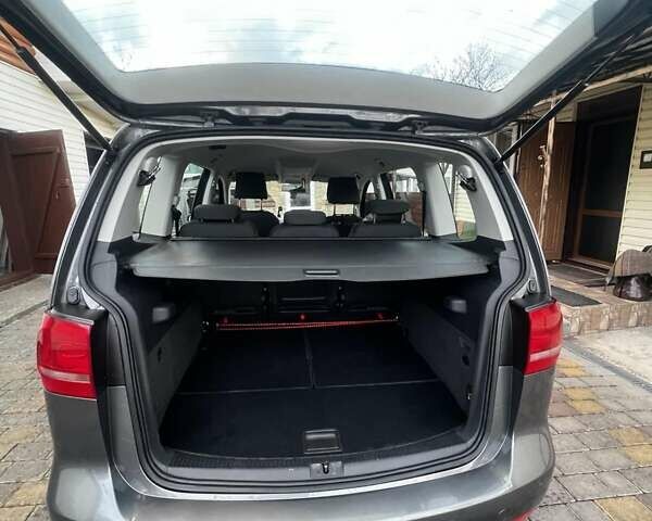 Серый Фольксваген Туран, объемом двигателя 1.6 л и пробегом 259 тыс. км за 13699 $, фото 12 на Automoto.ua