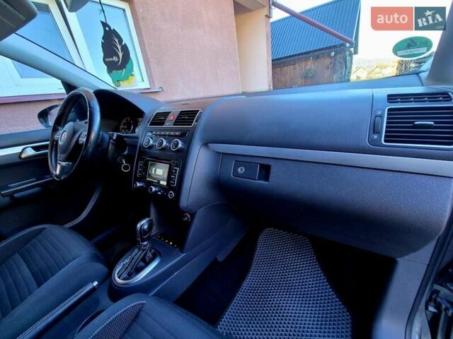 Сірий Фольксваген Туран, об'ємом двигуна 1.97 л та пробігом 268 тис. км за 13500 $, фото 43 на Automoto.ua