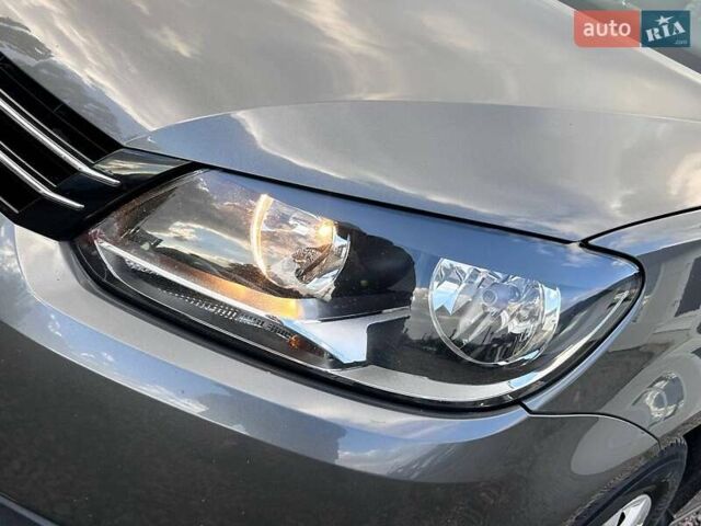 Серый Фольксваген Туран, объемом двигателя 1.6 л и пробегом 267 тыс. км за 11200 $, фото 9 на Automoto.ua