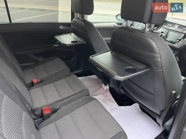 Серый Фольксваген Туран, объемом двигателя 1.97 л и пробегом 280 тыс. км за 14400 $, фото 49 на Automoto.ua