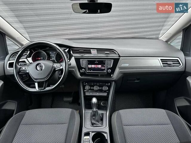 Серый Фольксваген Туран, объемом двигателя 1.6 л и пробегом 246 тыс. км за 14700 $, фото 5 на Automoto.ua