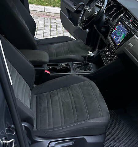 Сірий Фольксваген Туран, об'ємом двигуна 1.97 л та пробігом 317 тис. км за 15200 $, фото 10 на Automoto.ua