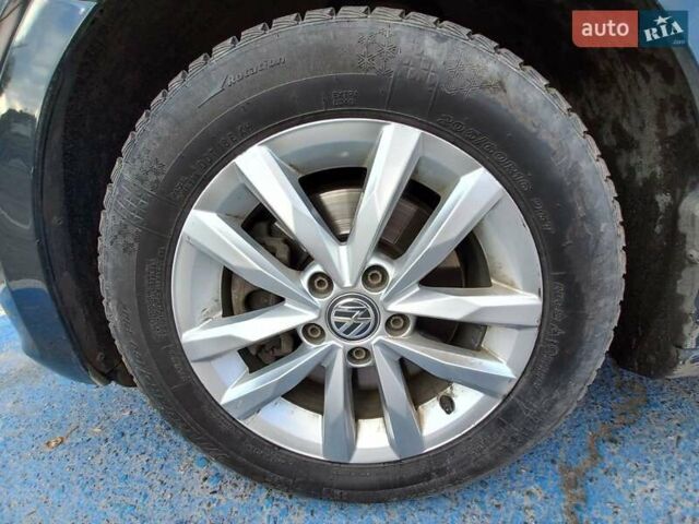 Серый Фольксваген Туран, объемом двигателя 1.6 л и пробегом 240 тыс. км за 14950 $, фото 33 на Automoto.ua