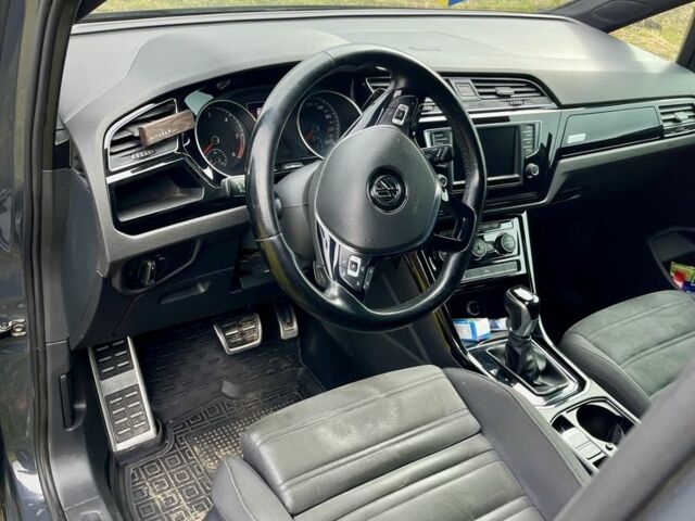 Сірий Фольксваген Туран, об'ємом двигуна 2 л та пробігом 279 тис. км за 18300 $, фото 5 на Automoto.ua