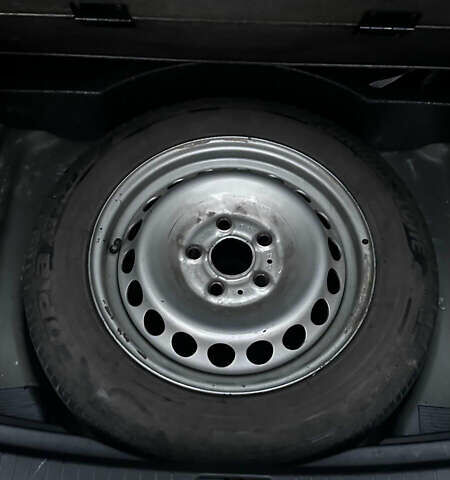 Сірий Фольксваген Туран, об'ємом двигуна 1.97 л та пробігом 317 тис. км за 15200 $, фото 26 на Automoto.ua