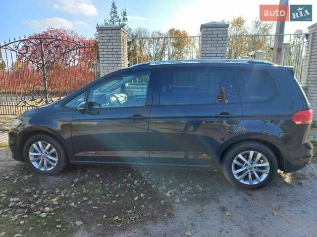 Серый Фольксваген Туран, объемом двигателя 1.6 л и пробегом 240 тыс. км за 14950 $, фото 1 на Automoto.ua